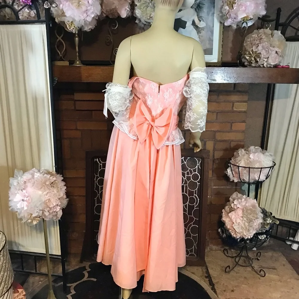VINTAGE MID TO LATE 70'S PEACH OFF-THE-SHOULDER LACEY PARTY DRESS (M) - Picture 2 of 14